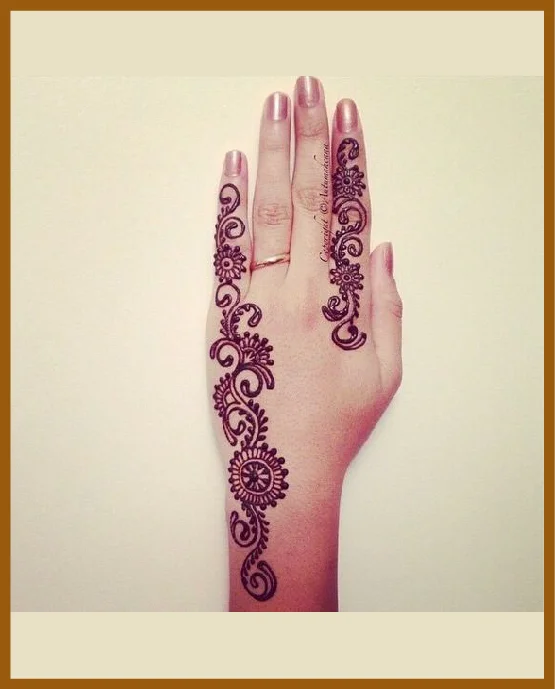 Ring Style Khafif Back Hand Pattern With Vines Khafif (Minimal) Back Hand Mehndi Design
